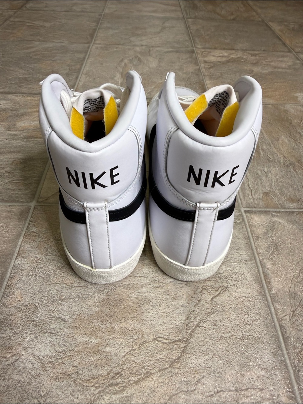 Nike Blazer Mid 77 Vintage Mens Shoe Size 9.5 White BQ6806-100 Preowned - Picture 3 of 8